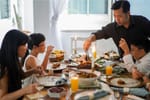 10 Tips For Hosting Thanksgiving Dinner In A Small Space