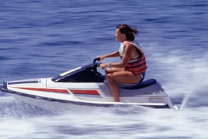 10 Jet Ski Tips For Beginners To Boost Your Confidence On The Water