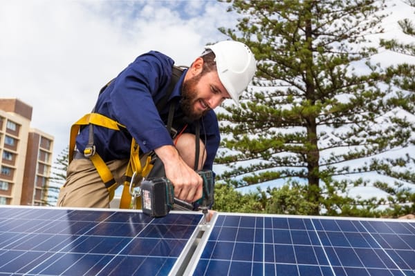 10 Tips For Finding Solar Power Installers